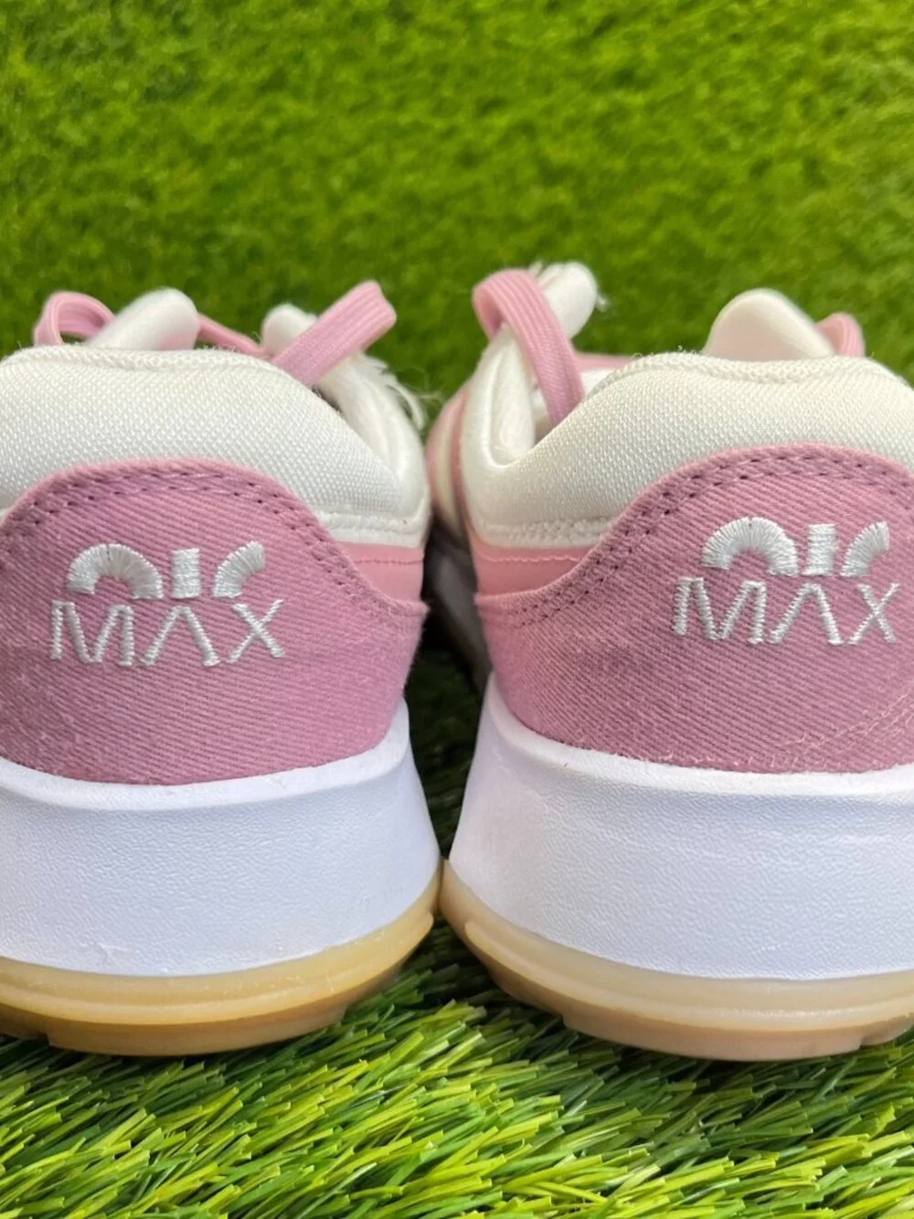 Nike Air Max Motif Girls Size 7Y Pink White Running Athletic Shoes Sneakers